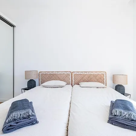Large 2 Bedroom With Sea View 50m From Monaco